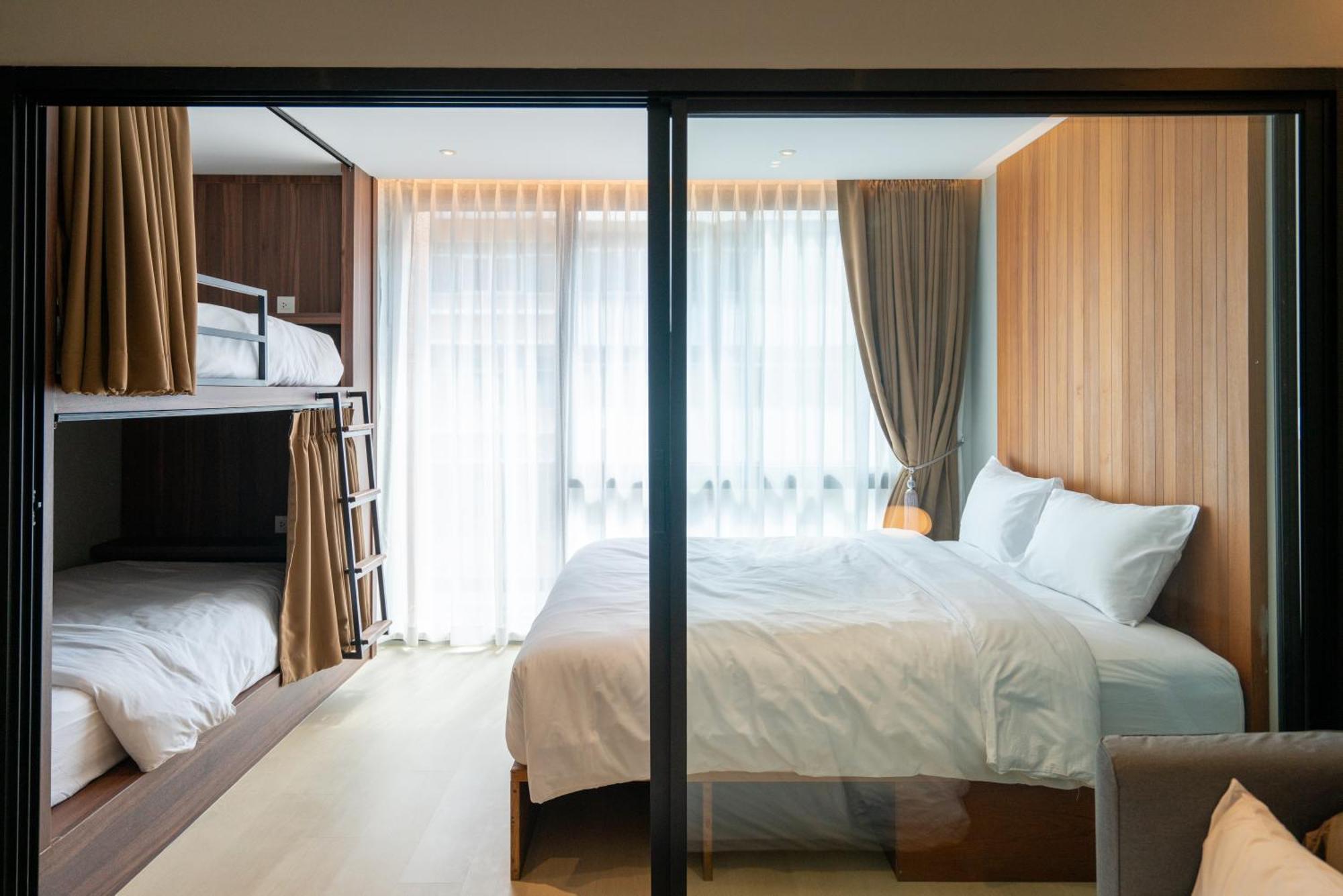 Woodstory Boutique Hotel Bangkok Exterior photo