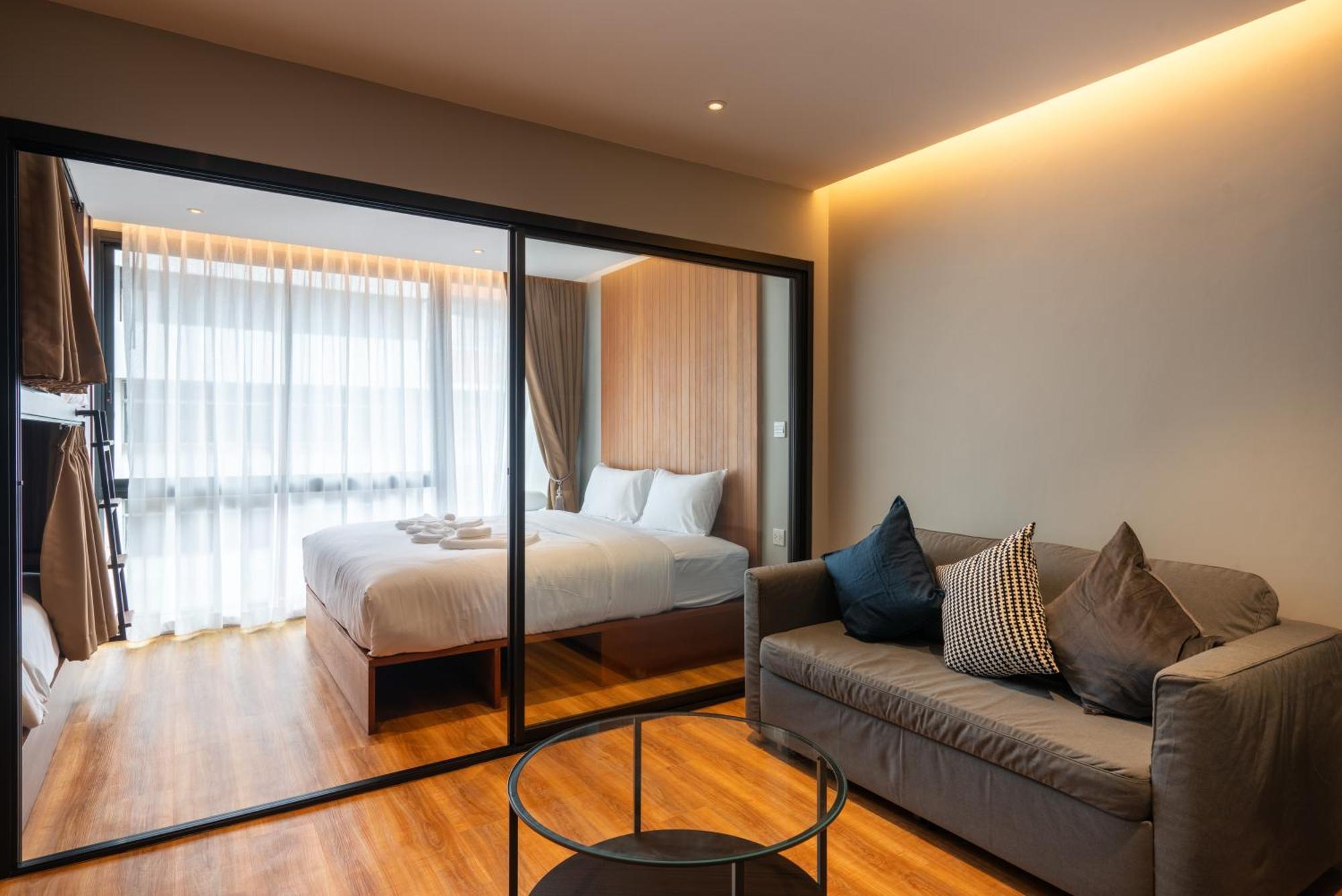 Woodstory Boutique Hotel Bangkok Exterior photo