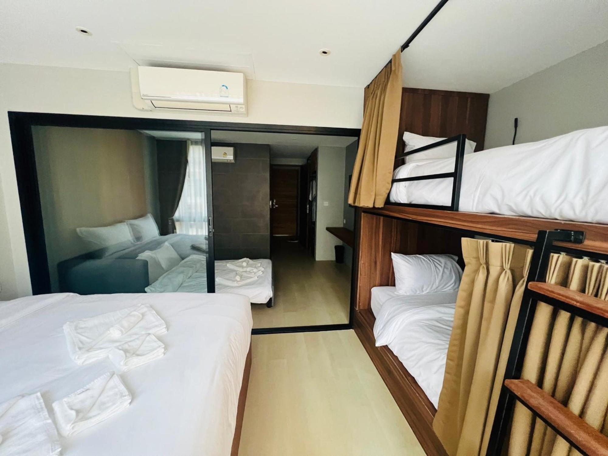 Woodstory Boutique Hotel Bangkok Exterior photo